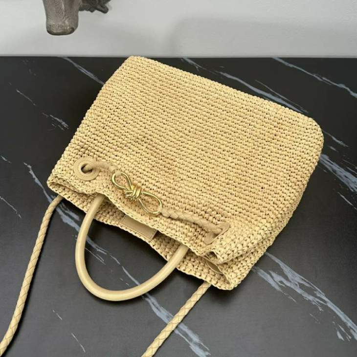 Picture of Bottega Veneta Handbags _SKUfw184066383fw